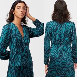 J Crew Women Long Sleeve Zebra Stripe Blouse Green Color Top Size Medium